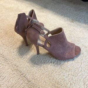 Lauren Conrad open toe sandals